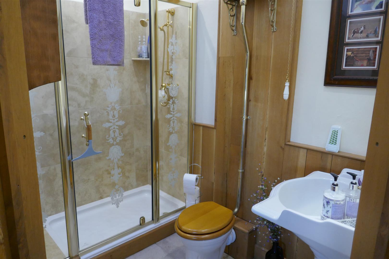 SHOWER ROOM